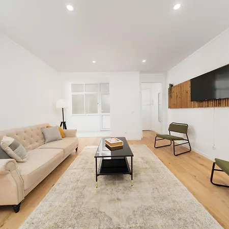 2eb- Beautifully Designed In The Heart Of The City, Bright, Stylish And Inviting Lejlighed Lisboa