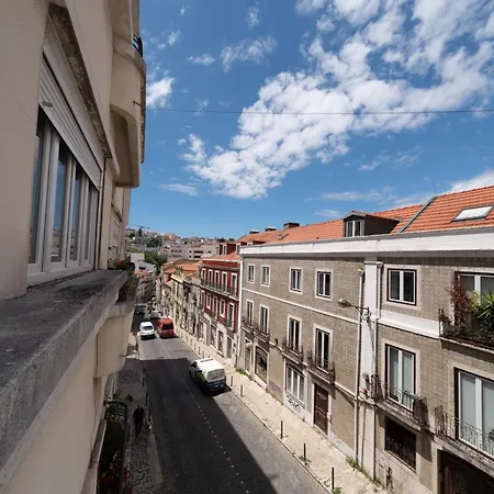 2eb- Beautifully Designed In The Heart Of The City, Bright, Stylish And Inviting