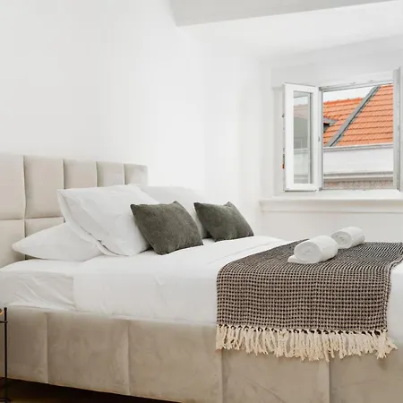 2eb- Beautifully Designed In The Heart Of The City, Bright, Stylish And Inviting Lisboa