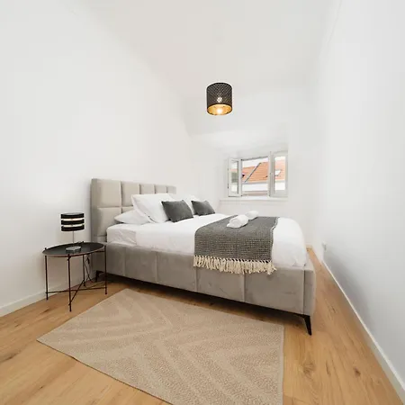 Lejlighed 2eb- Beautifully Designed In The Heart Of The City, Bright, Stylish And Inviting