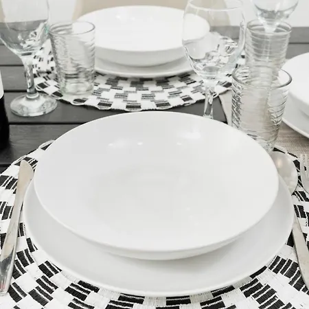 2eb- Beautifully Designed In The Heart Of The City, Bright, Stylish And Inviting * Lisboa