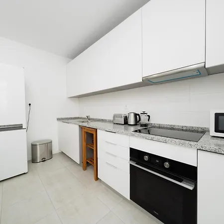 2eb- Beautifully Designed In The Heart Of The City, Bright, Stylish And Inviting * Lisboa