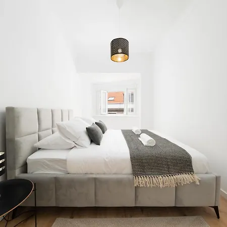 2eb- Beautifully Designed In The Heart Of The City, Bright, Stylish And Inviting Lejlighed Lisboa