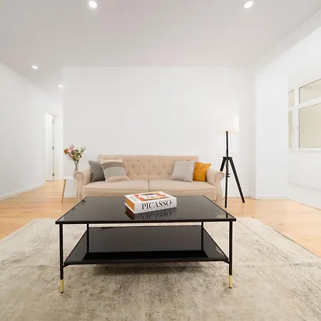 2eb- Beautifully Designed In The Heart Of The City, Bright, Stylish And Inviting Lisboa