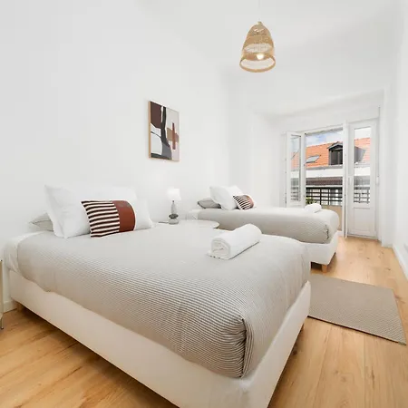 2eb- Beautifully Designed In The Heart Of The City, Bright, Stylish And Inviting * Lisboa