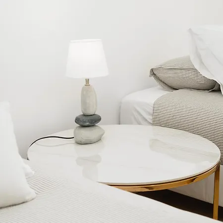 2eb- Beautifully Designed In The Heart Of The City, Bright, Stylish And Inviting *