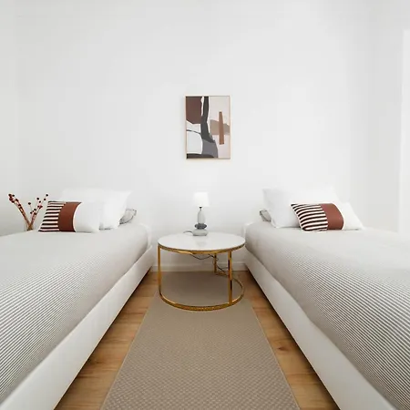 Lejlighed 2eb- Beautifully Designed In The Heart Of The City, Bright, Stylish And Inviting